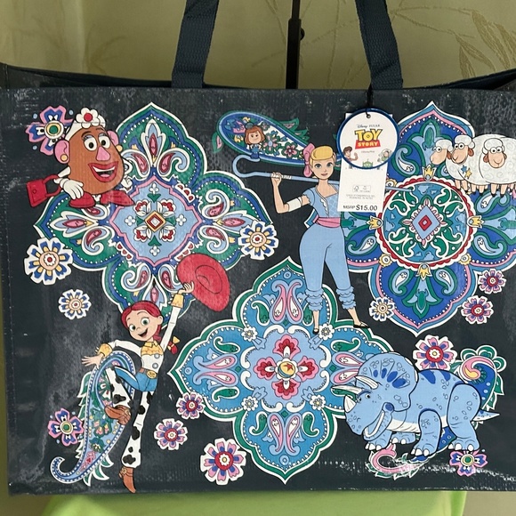 VERA BRADLEY DISNEY PIXAR TOY STORY MARKET TOTE:NWT ANDY'S ROOM - Picture 7 of 13